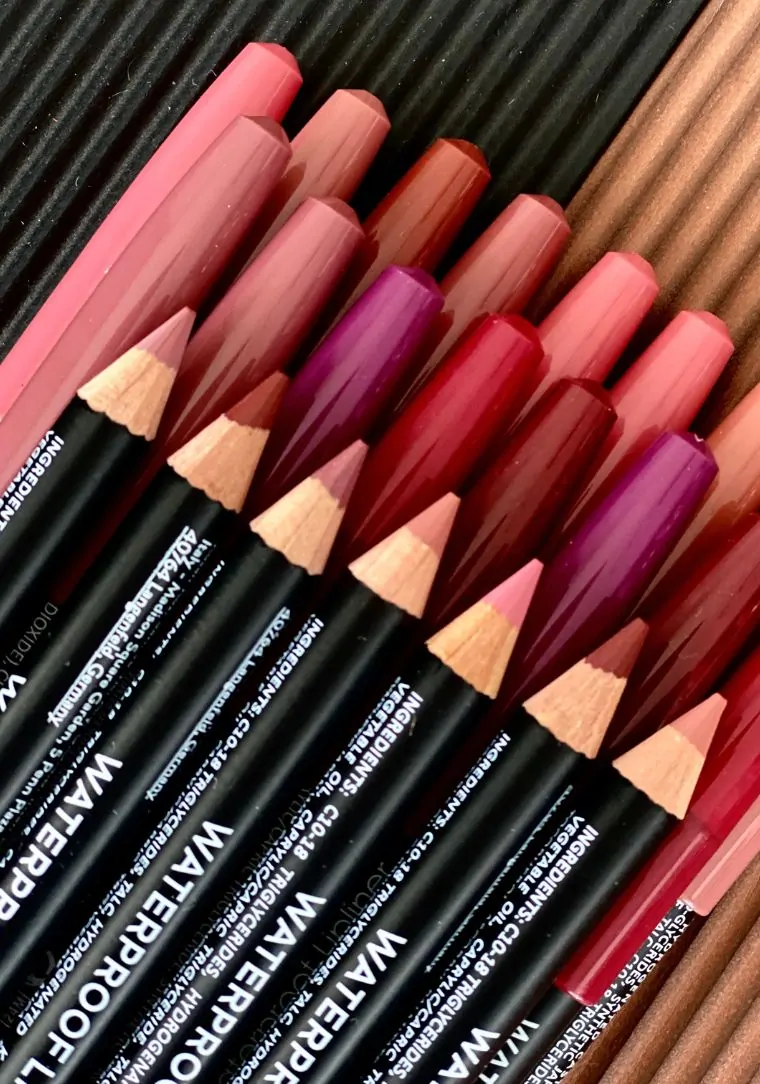 Waterproof Lipliner עפרון שפתיים עמיד למים
