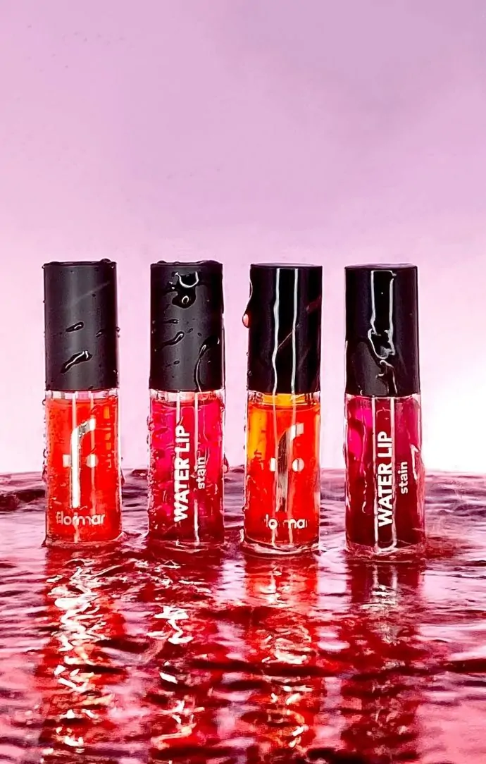 Water Lip Stain שפתון סטיין עמיד על בסיס מים Water Lip Stain שפתון סטיין עמיד על בסיס מים