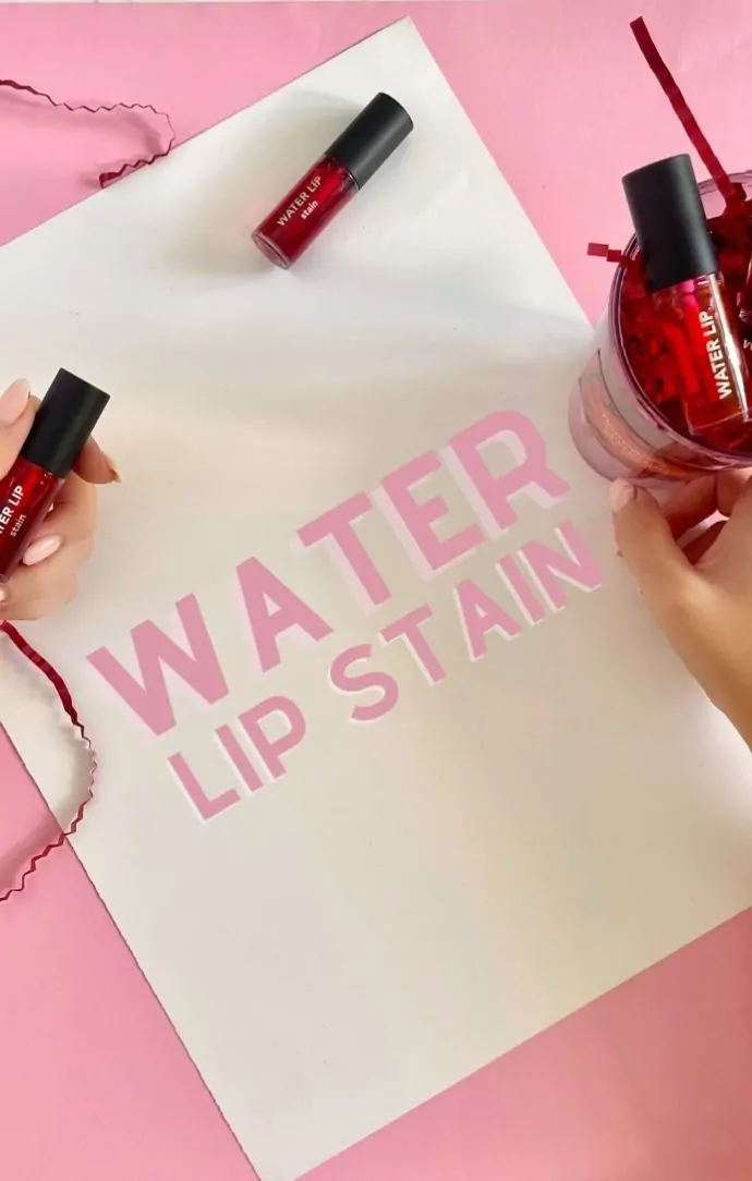 Water Lip Stain שפתון סטיין עמיד על בסיס מים Water Lip Stain שפתון סטיין עמיד על בסיס מים