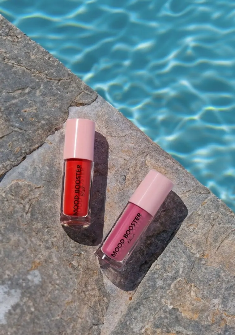 Mood Booster Blush סומק נוזלי Mood Booster Blush סומק נוזלי
