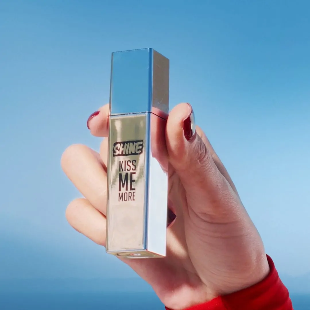 Shine Kiss Me More Lip Tattoo שפתון נוזלי עמיד בגימור מבריק