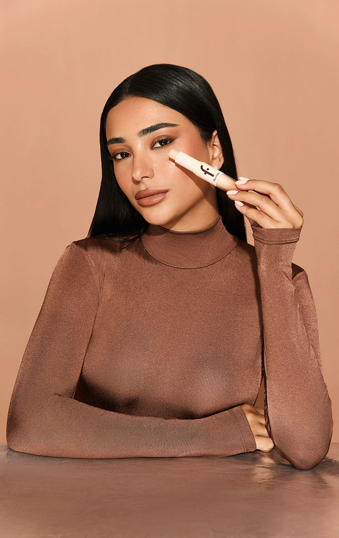 Latte Highlighter & Contour Stick סטיק קונטור 2 ב-1 להארות והצללות Latte Highlighter & Contour Stick סטיק קונטור 2 ב-1 להארות והצללות